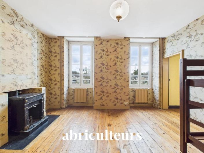 Image No.10-6 Bed House for sale