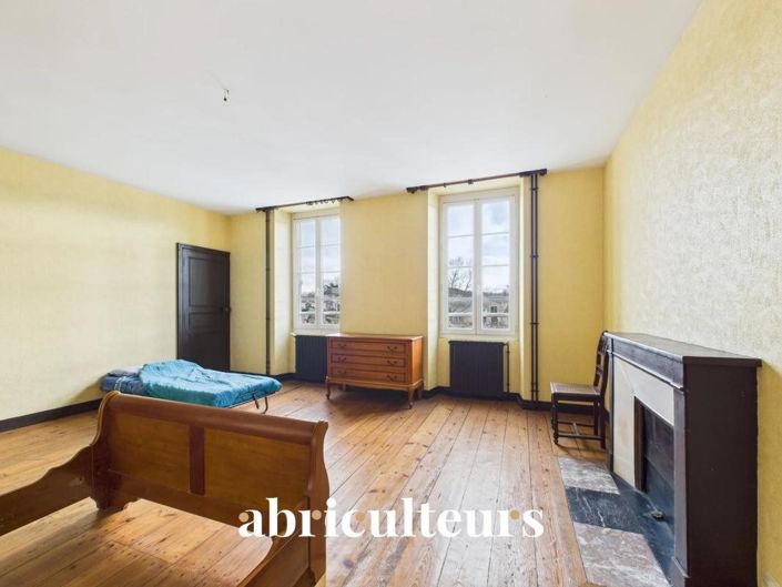 Image No.12-6 Bed House for sale