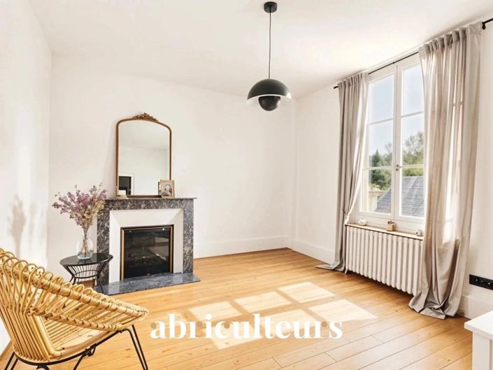 Image No.10-5 Bed House for sale