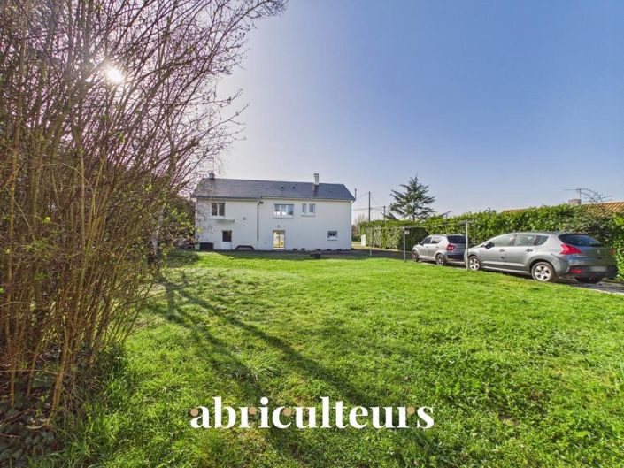 Image No.11-3 Bed House for sale