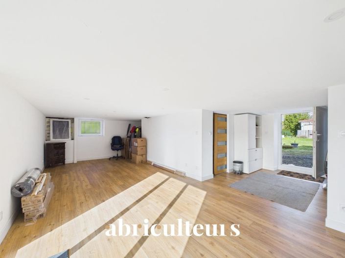 Image No.8-3 Bed House for sale