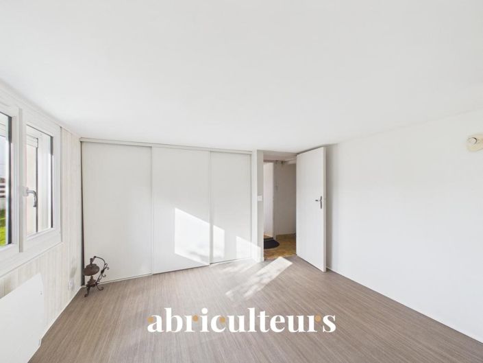 Image No.9-3 Bed House for sale