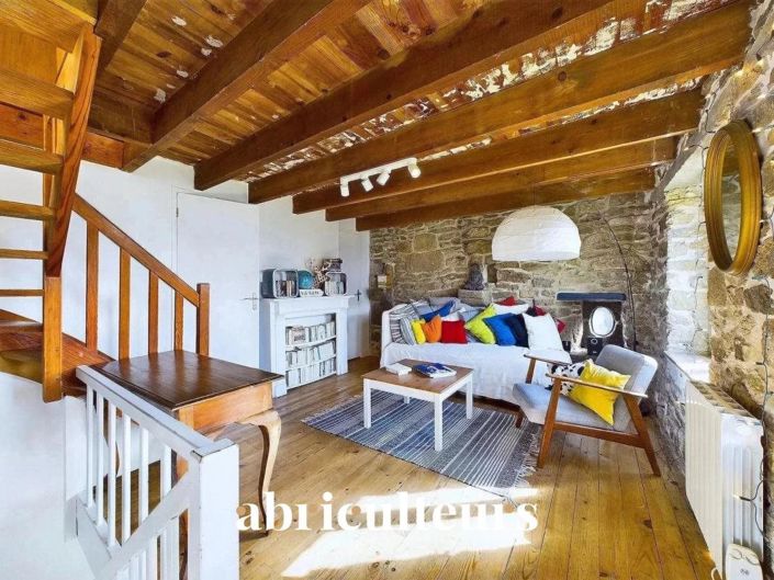 Image No.8-5 Bed House for sale