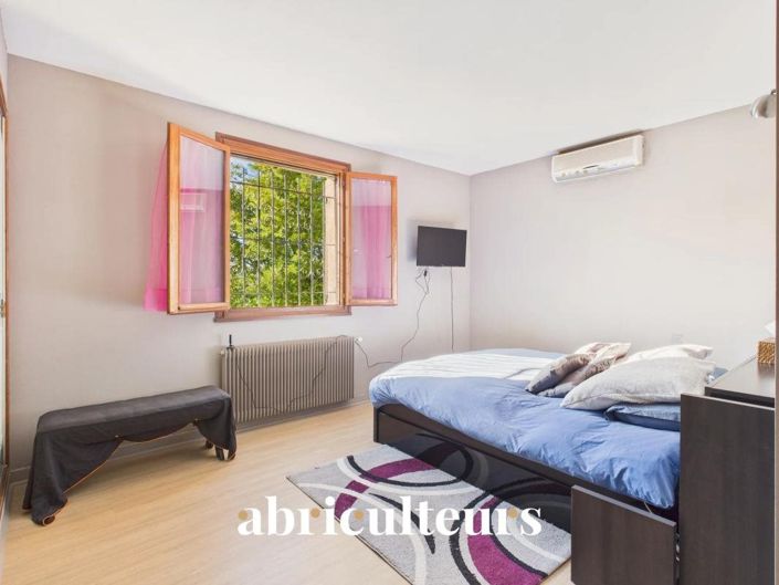 Image No.10-3 Bed House for sale