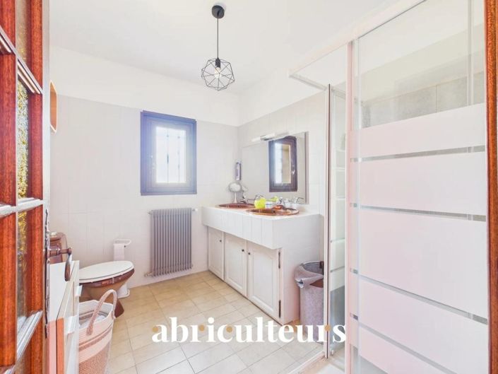 Image No.11-3 Bed House for sale