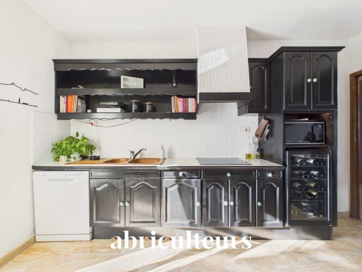 Image No.8-3 Bed House for sale