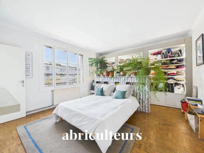 Image No.9-7 Bed Apartment for sale