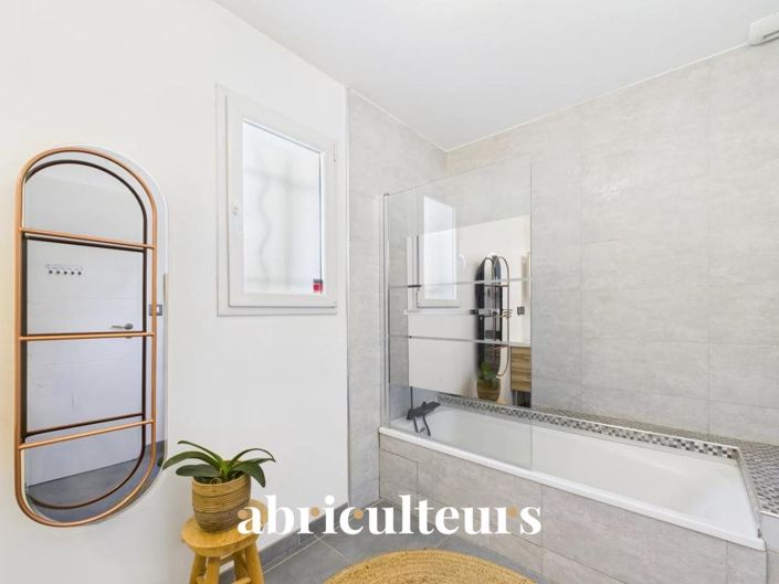 Image No.12-3 Bed House for sale