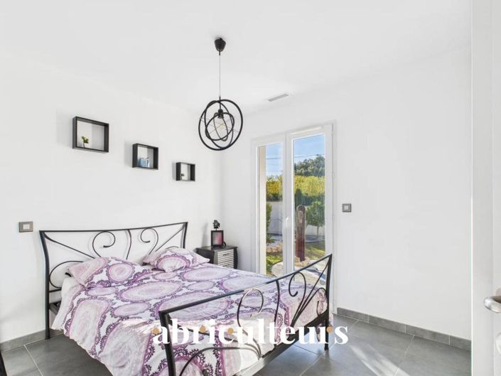 Image No.9-3 Bed House for sale