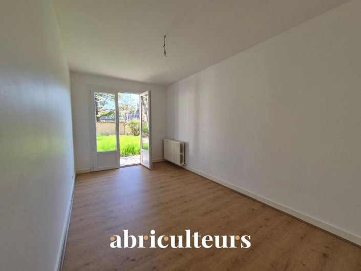 Image No.11-3 Bed House for sale