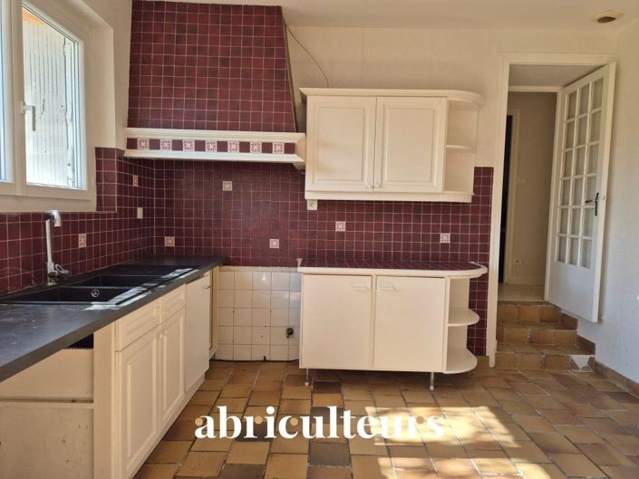 Image No.8-3 Bed House for sale