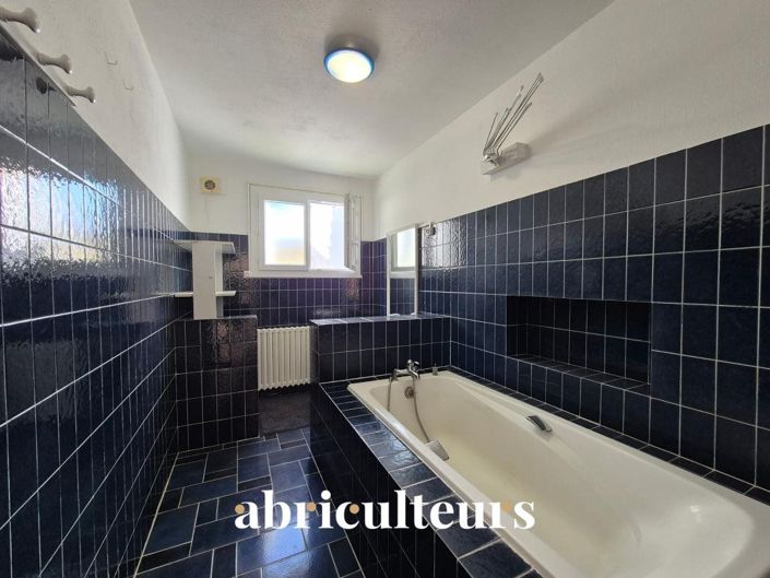 Image No.9-3 Bed House for sale