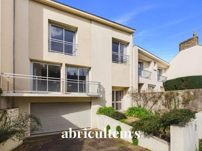 Image No.3-5 Bed House for sale