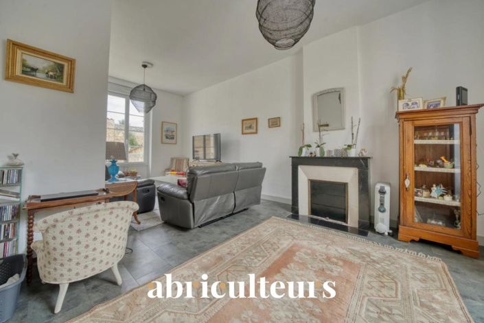 Image No.2-4 Bed House for sale