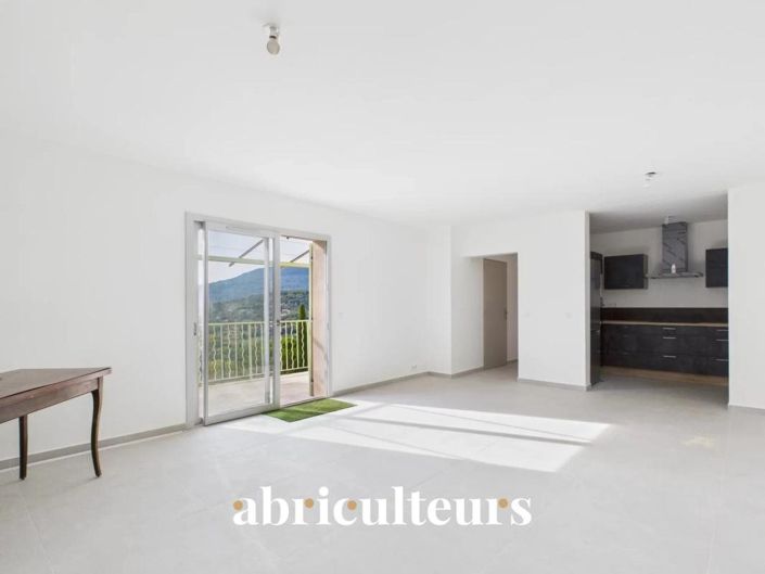 Image No.8-3 Bed Apartment for sale