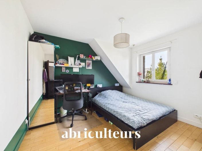 Image No.11-5 Bed House for sale