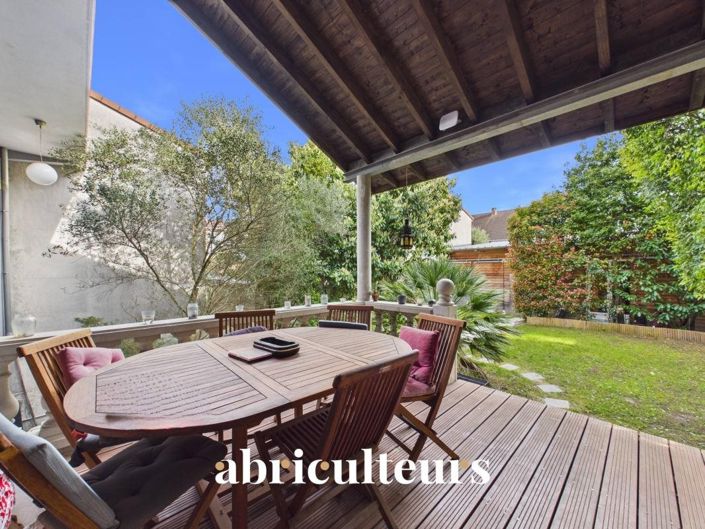 Image No.2-5 Bed House for sale