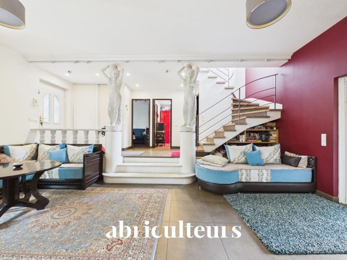 Image No.3-5 Bed House for sale