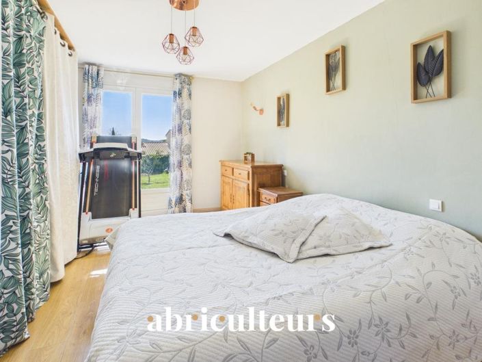 Image No.21-4 Bed House for sale