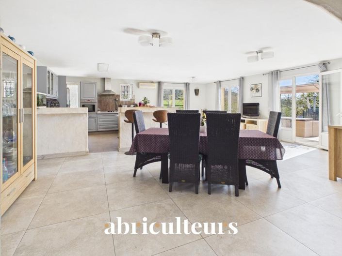 Image No.6-4 Bed House for sale