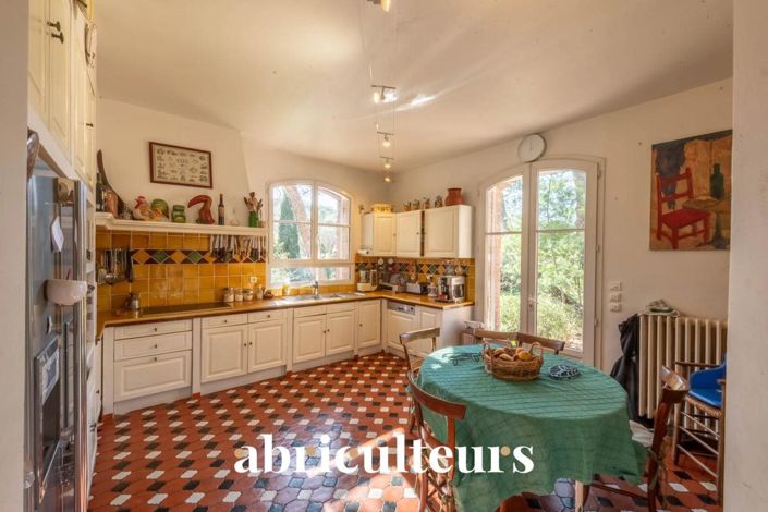 Image No.6-4 Bed House for sale