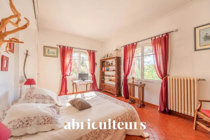 Image No.9-4 Bed House for sale