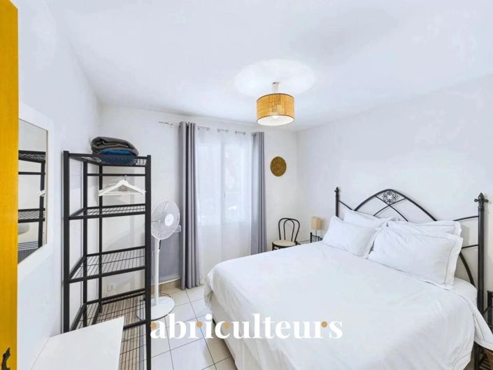 Image No.17-8 Bed House for sale