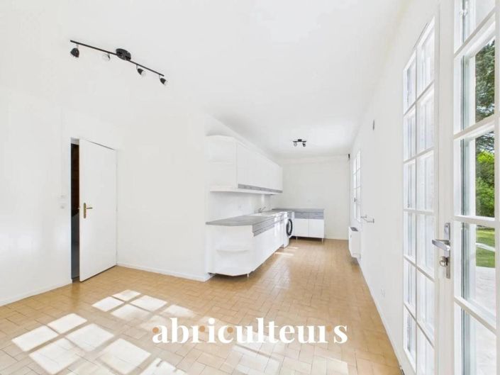 Image No.5-4 Bed House for sale