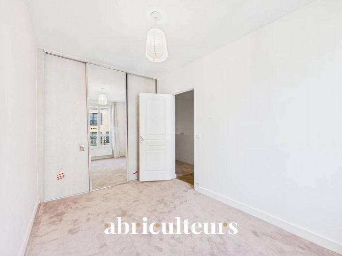 Image No.10-3 Bed Apartment for sale