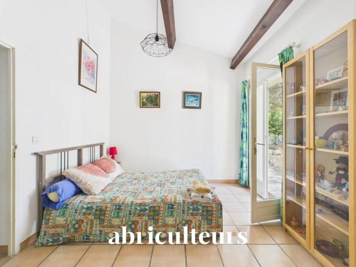 Image No.16-5 Bed House for sale