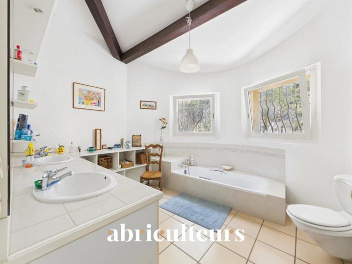 Image No.22-5 Bed House for sale