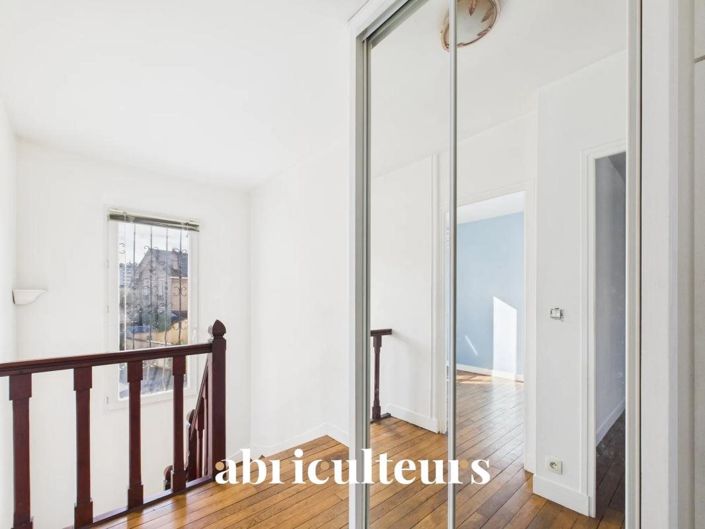 Image No.13-2 Bed House for sale