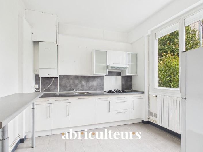 Image No.5-2 Bed House for sale