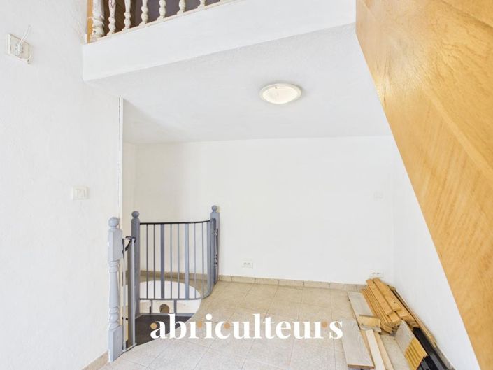 Image No.8-1 Bed House for sale