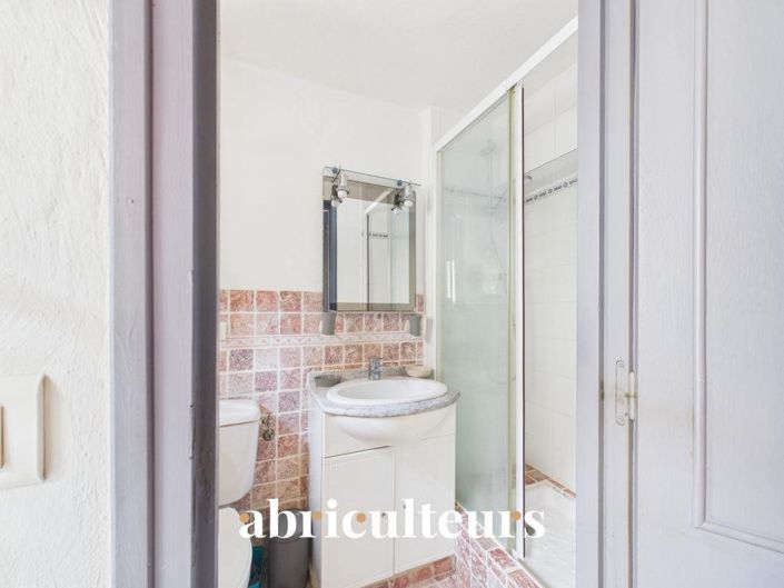 Image No.9-1 Bed House for sale