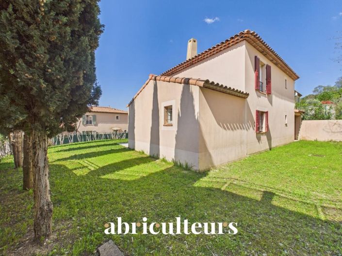 Image No.20-4 Bed House for sale