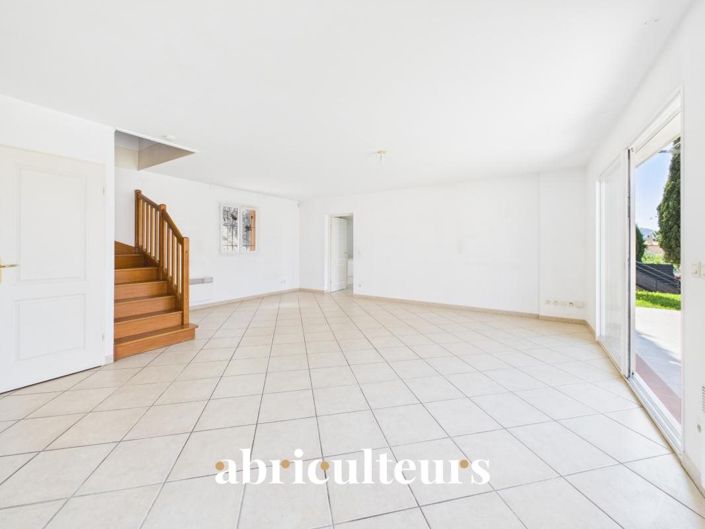 Image No.7-4 Bed House for sale