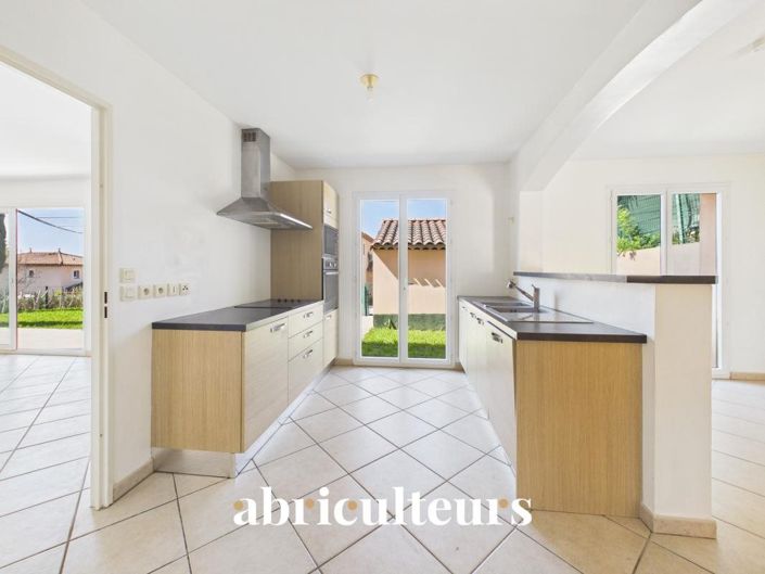 Image No.8-4 Bed House for sale