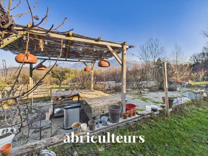 Image No.18-8 Bed House for sale