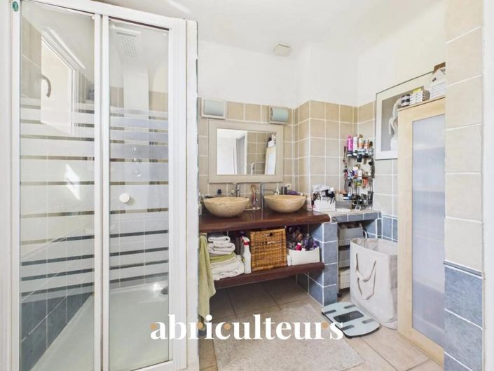 Image No.12-5 Bed House for sale