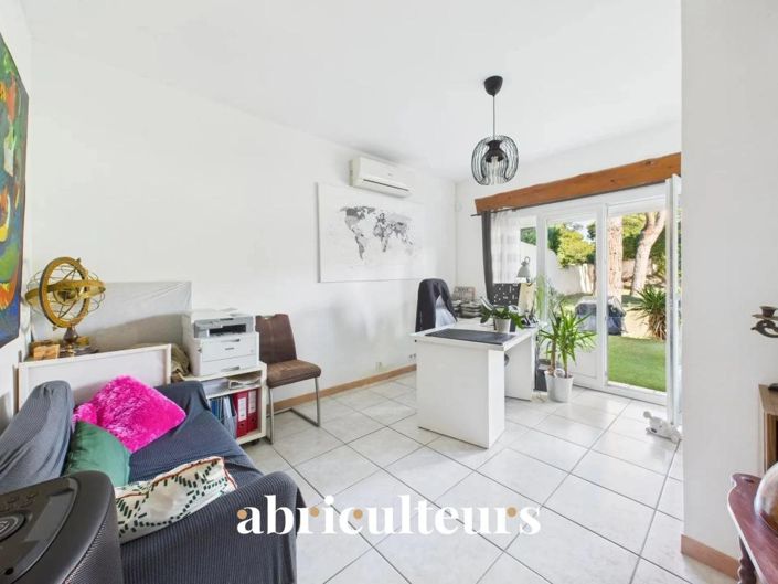 Image No.18-5 Bed House for sale