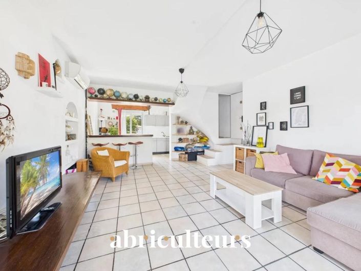 Image No.19-5 Bed House for sale