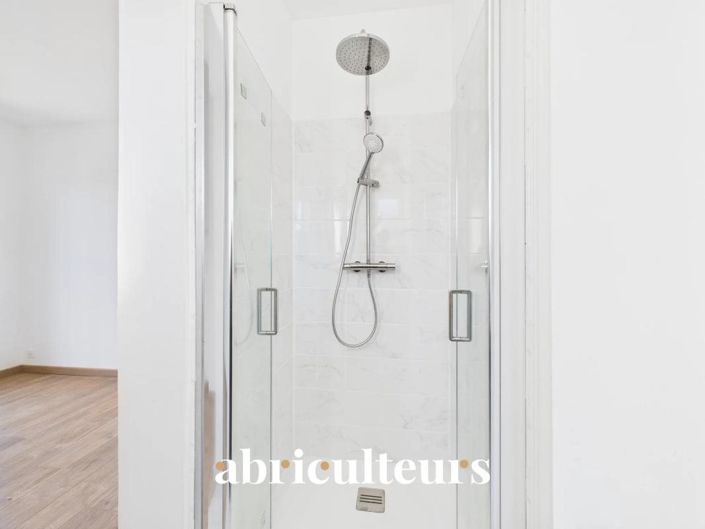 Image No.18-3 Bed House for sale