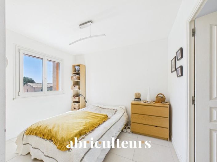 Image No.10-3 Bed House for sale