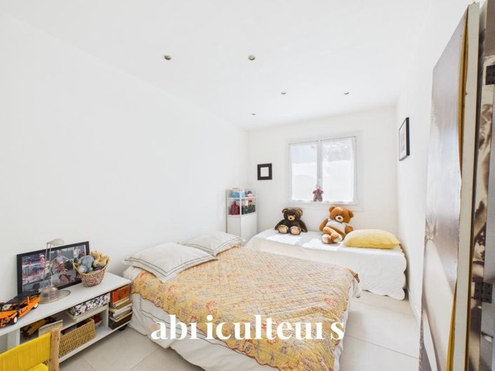 Image No.13-3 Bed House for sale