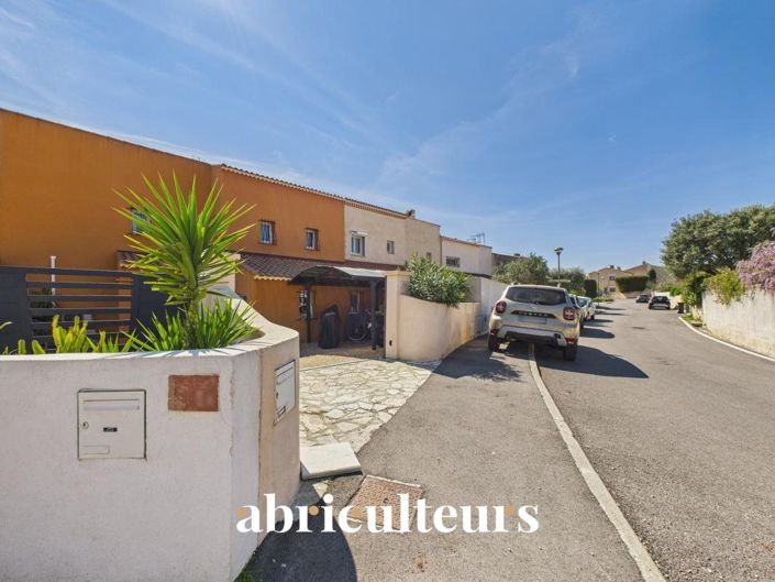 Image No.18-3 Bed House for sale