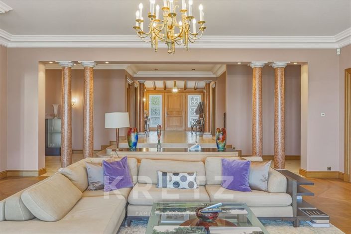 Image No.7-7 Bed House for sale