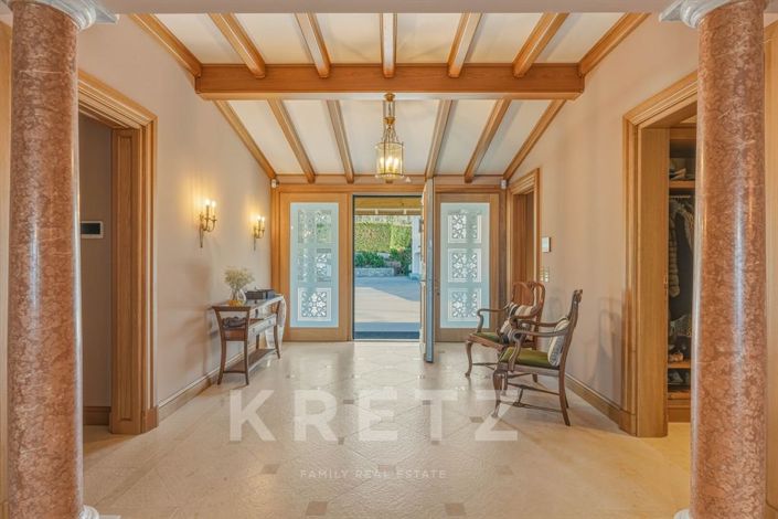 Image No.9-7 Bed House for sale