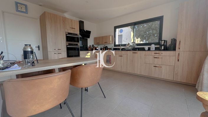 Image No.4-2 Bed House for sale