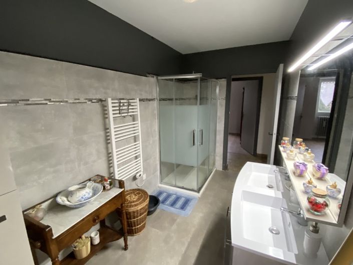 Image No.10-4 Bed House for sale